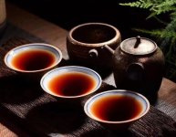 普洱生茶是當(dāng)年的好還是陳年的好？