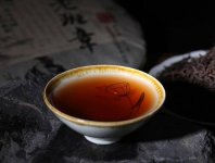 2008年的老班章普洱茶餅生茶缺了一塊值錢嗎？