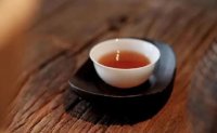 茶杯放下，是為了承接下一杯香茶。